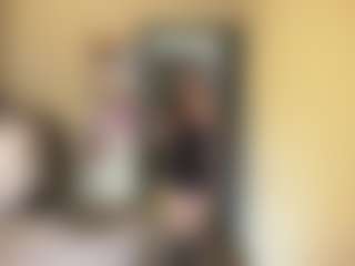 Live cam show with Ellie - Shaved on Camsoda
