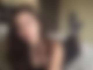 Live cam show with Ellie - Cute on Mixed Magazine Live