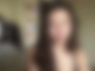 Live cam show with Ellie - College on Camming Site