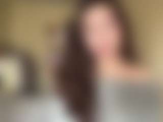 Live cam show with Ellie - Shaved on Camsoda