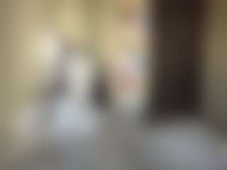 Live cam show with Ellie - Shaved on Dolls Live
