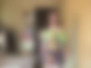 Live cam show with Ellie - Shaved on AdultVida.com