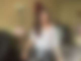 Live cam show with Ellie - Striptease Young Adult on AdultVida.com