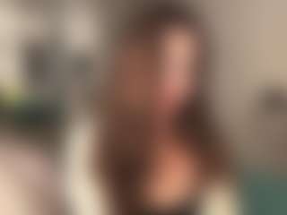 Live cam show with Ellie - Big Tits Small Tits on luckytryst.com