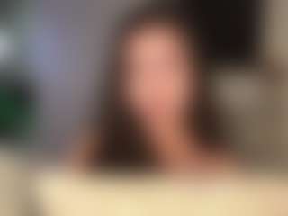 Live cam show with Ellie - Shaved on Camsoda