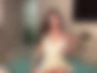 Live cam show with Ellie - Twerk on Dolls Live