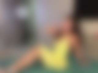 Live cam show with Ellie - Genital Piercings on xDating