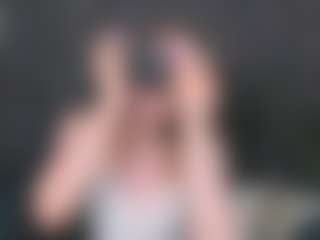 Live cam show with Emmaa-Kimm - Camel Toe on realtime-chat