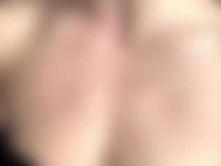 Live cam show with EulaMcleland - Tiny on galaxygirlnitro.com