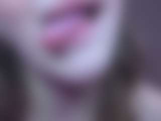 Live cam show with IvelisseMotteshard - Bikini on makecum.org