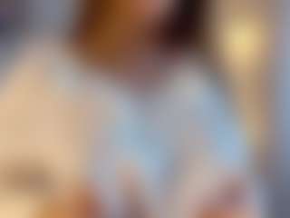 Live cam show with IvelisseMotteshard - Body Massage on Free Soda