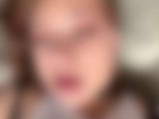 Julia's Live Sex Cam Show