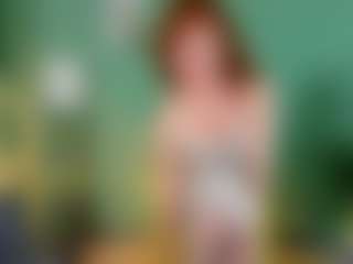 LeticiaRomano MILF webcam performer live streaming