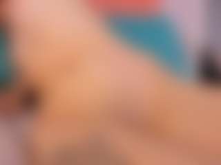 Live cam show with rosethompson19 - Double Penetration on Camsoda