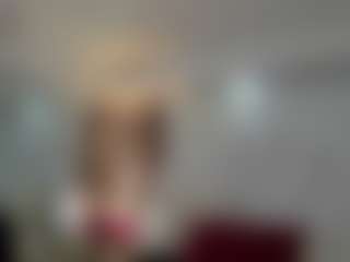 Live cam show with roxydomnin - Facial on Dolls Live