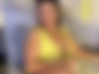 AmbberNixx MILF webcam performer live streaming