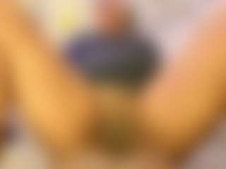 AmbberNixx MILF webcam performer live streaming