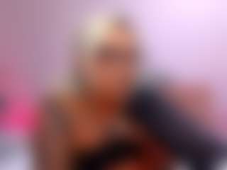 Live cam show with FoxySerenaX - Joi on testsause.com