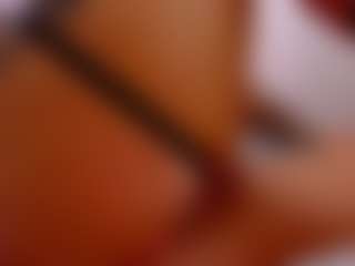 Live cam show with FoxySerenaX - Blonde Hair on Fling VIP Chat