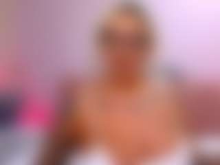 FoxySerenaX's Live Sex Cam Show