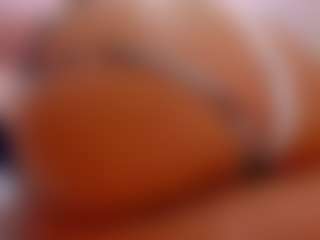 Live cam show with FoxySerenaX - Blonde Hair on Milf Play