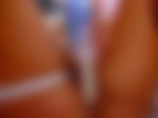 Live cam show with FoxySerenaX - Blonde Hair on Milfs Live