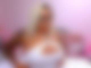 FoxySerenaX's Live Sex Cam Show