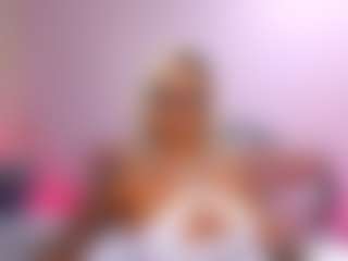 FoxySerenaX's Live Sex Cam Show