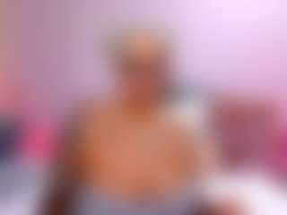 FoxySerenaX's Live Sex Cam Show