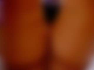 Live cam show with FoxySerenaX - Smoking on Cam Slut