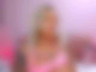 Live cam show with FoxySerenaX - Blonde Hair Curvy on Gym Cam Girls