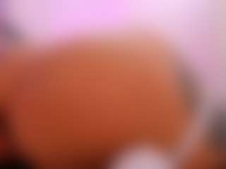 Live-Cam-Show mit FoxySerenaX - Domination auf Camsoda