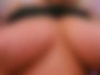Live cam show with FoxySerenaX - Facial Piercings on camwithhim.com
