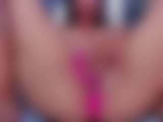 Live cam show with ISISLEROY - Tittyfuck on Camsoda