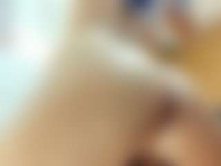 Live cam show with ISISLEROY - Moaning on StripNow