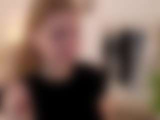 Live cam show with Ariana - Shaved Pussy on Milfs Live