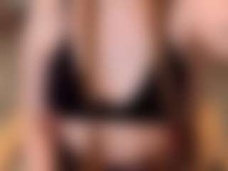Live cam show with Ariana - Spank on fuklive.com