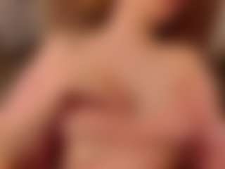 Live cam show with Ariana - Body Massage on studioflirtlive.com