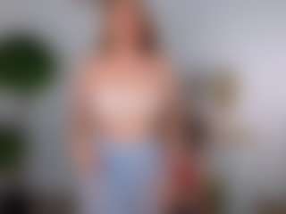 Live cam show with Ariana - Strapon on x69.live
