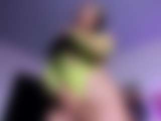 Live cam show with Sisilv - Striptease on Camiplay Live