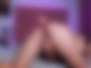 Live cam show with Sisilv - Flashing on 1on1-livenow