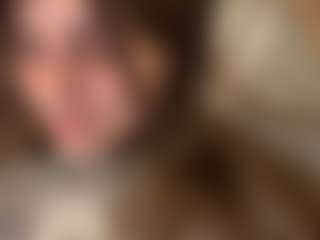 Live cam show with TheolaKassis - Ebony Teen (18+) on Mixed Magazine Live