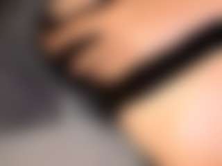 Live cam show with TheolaKassis - Average on xDating