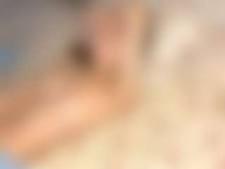 Live cam show with VennieSotolongo - Full Nudity on Uber Horny