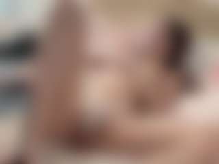 Live cam show with VennieSotolongo - Small Ass on AdultVida.com