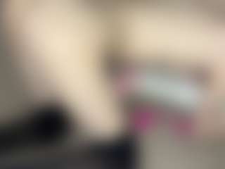 Live cam show with VennieSotolongo - Average on TeamSkeetLive