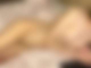 Live cam show with VennieSotolongo - Striptease on Camsoda