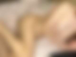 Live cam show with VennieSotolongo - Striptease on Camsoda