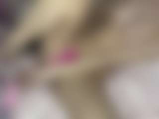 Live cam show with VennieSotolongo - Small Ass on SpankPalCams