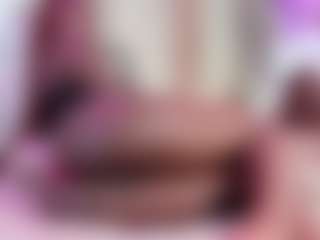 Live cam show with Zhayabarkas - Skinny on WildCum